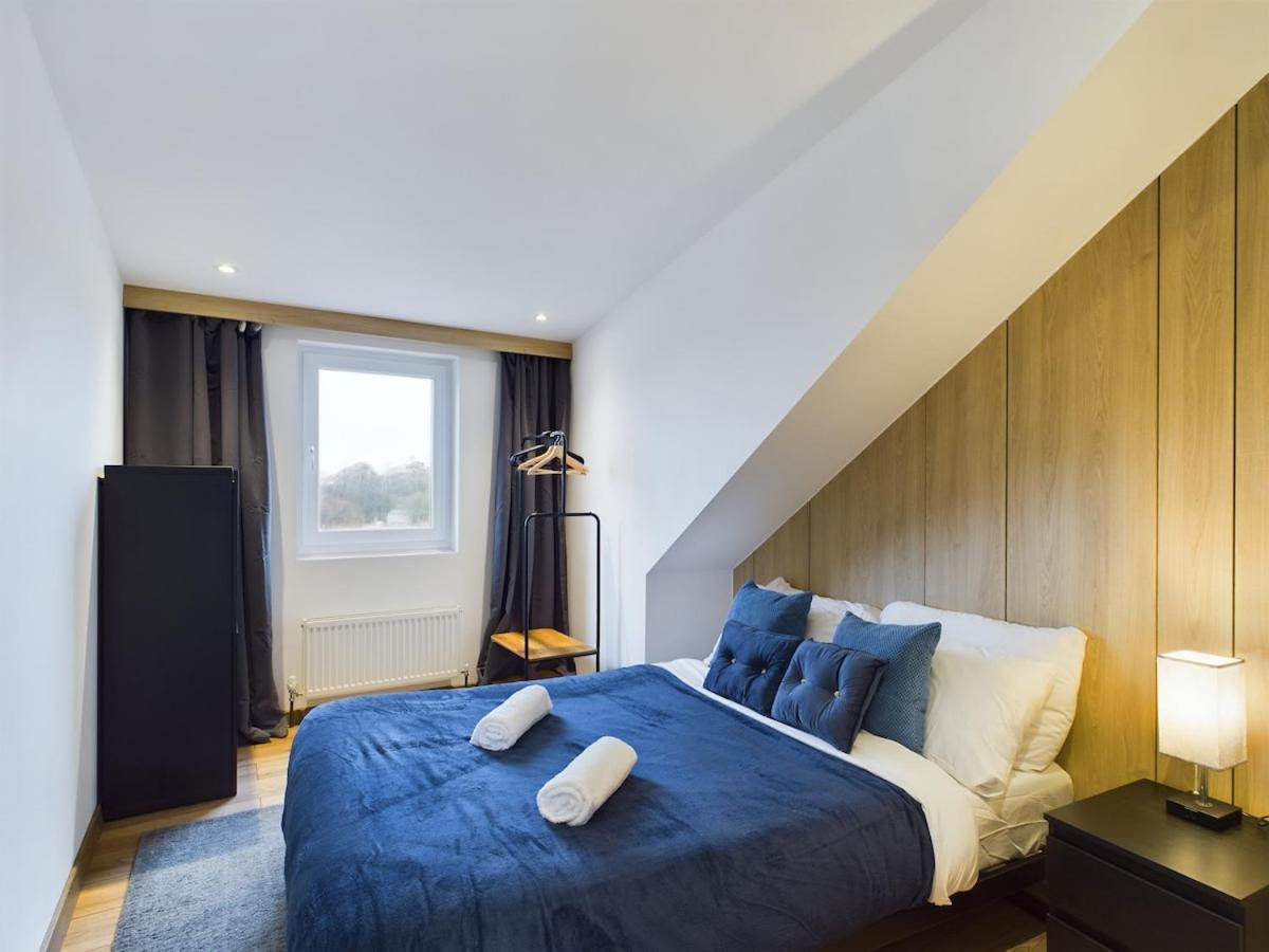 The Seaside Manor - - 3 Bed - Free Parking Apartment Torquay